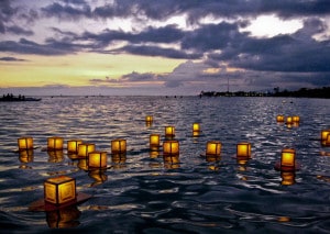 Lantern_Floating_II_by_laiquendi_elf[1]